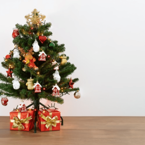 Storage Tips for Artificial Christmas Wreaths and Garlands