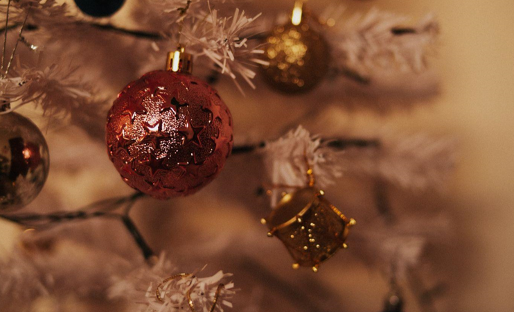 Don't Get Stuck in a Tinsel Twists: The Ultimate Guide to Buying an Artificial Christmas Tree